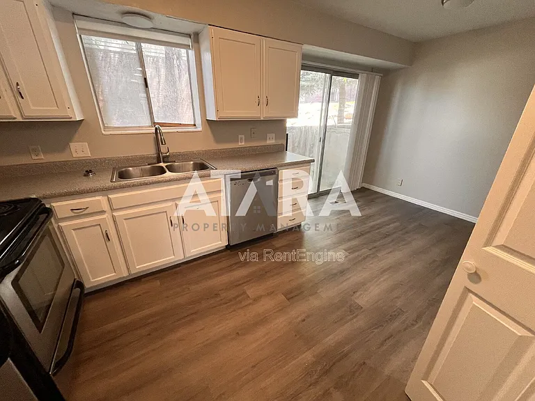 Pine Terrace — Photo 12
