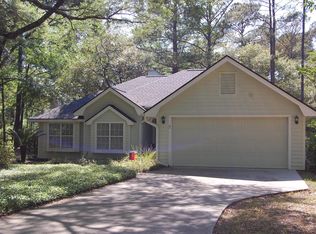 7 Meredith Ln, Beaufort, SC 29907