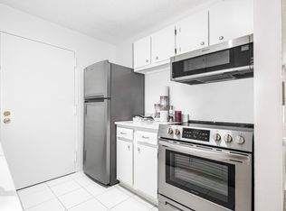 6 Village Green Ln APT 17, Natick, MA 01760