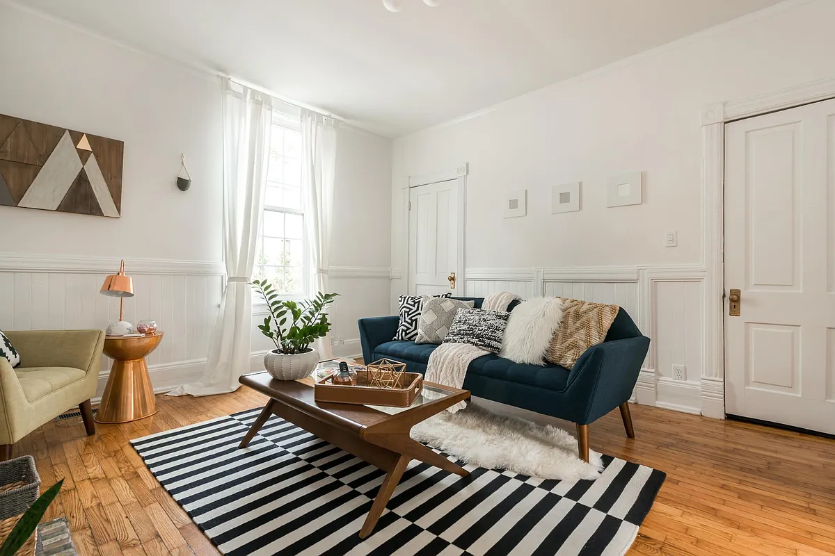 Building Photo - 383 Park Ave SE #2