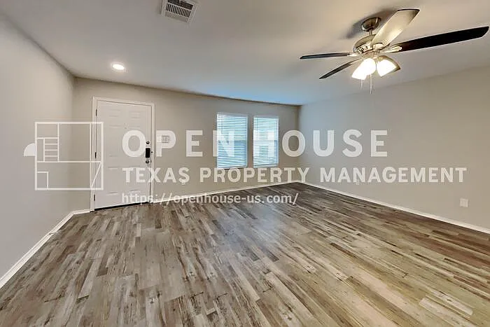 1309 Erin Ct — Photo 3