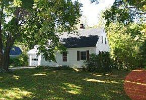 Level lot w/great curb appeal