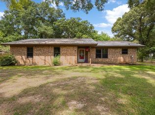 8189 Lakeside Dr, Ore City, TX 75683