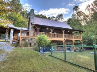 1541 Covington Rd, Dandridge, TN 37725