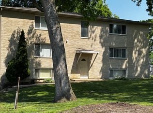 255 Lippincott Ln #2, Fox Lake, IL