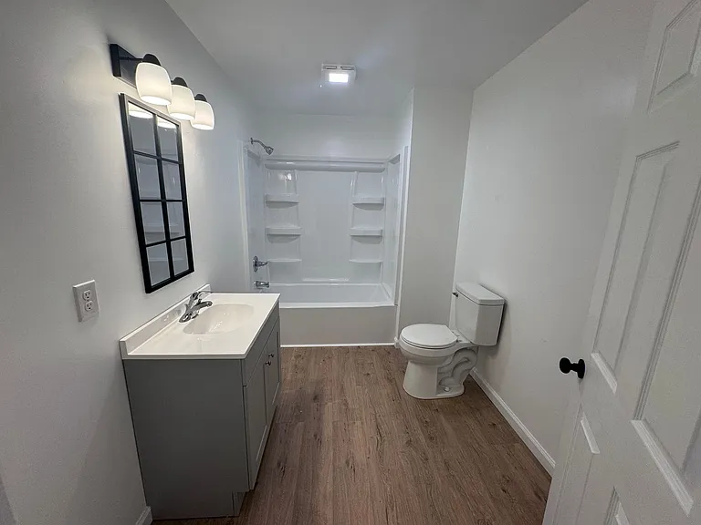 2230 Monroe St — Photo 15