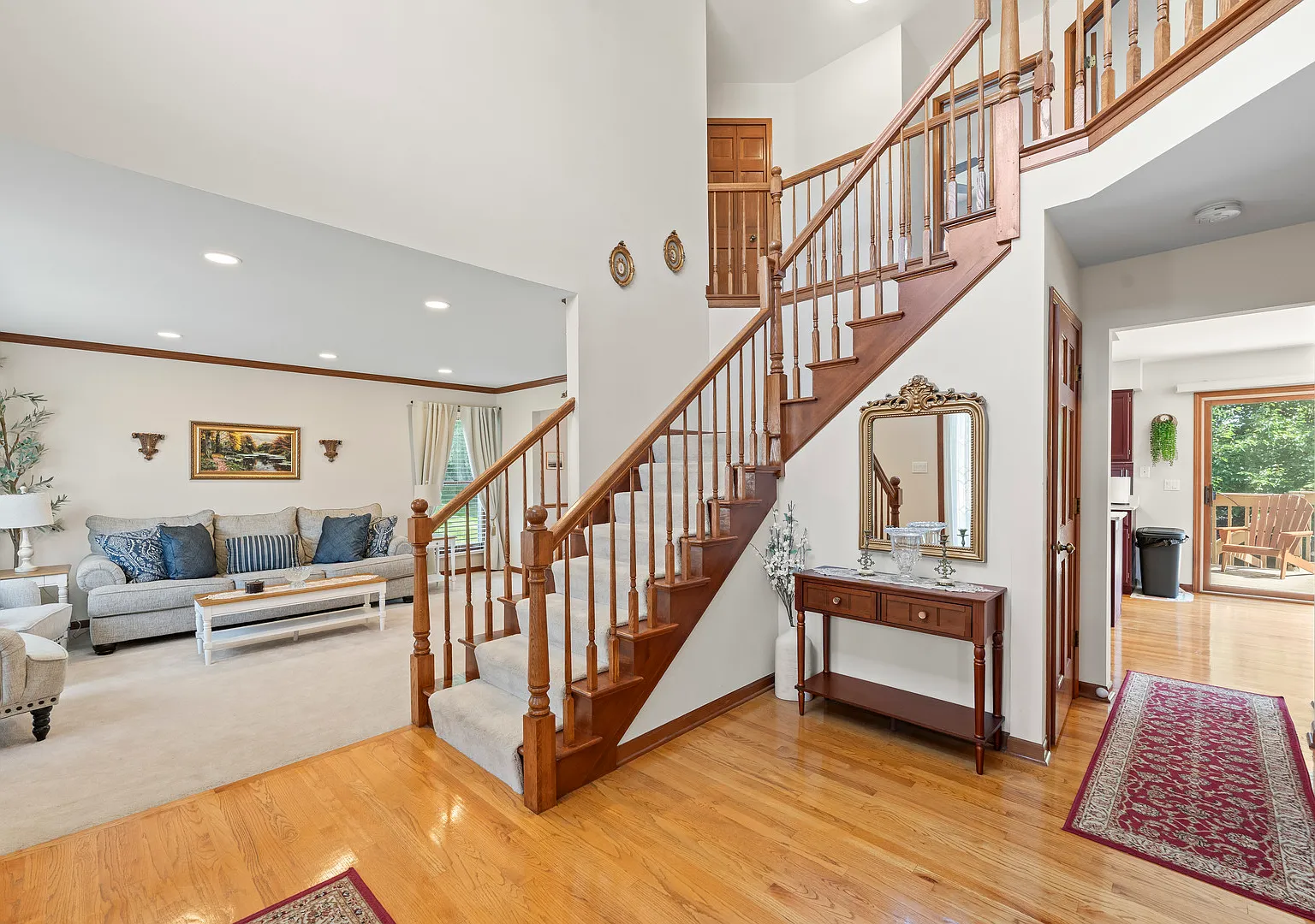 4 bed, 3.5 bath, 2434 sqft, $4,200 — Photo 4