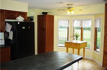 5th image of 45 Ives Hall Ln