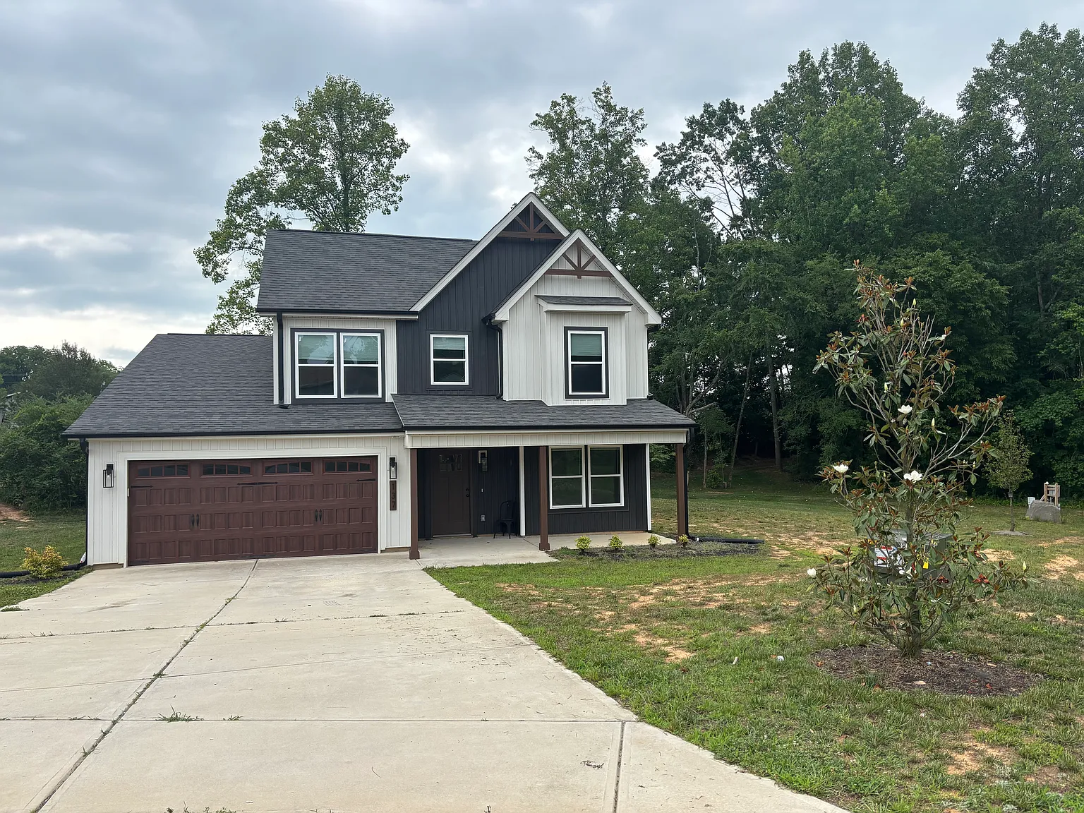 137 Woodstone Ln — Photo 2
