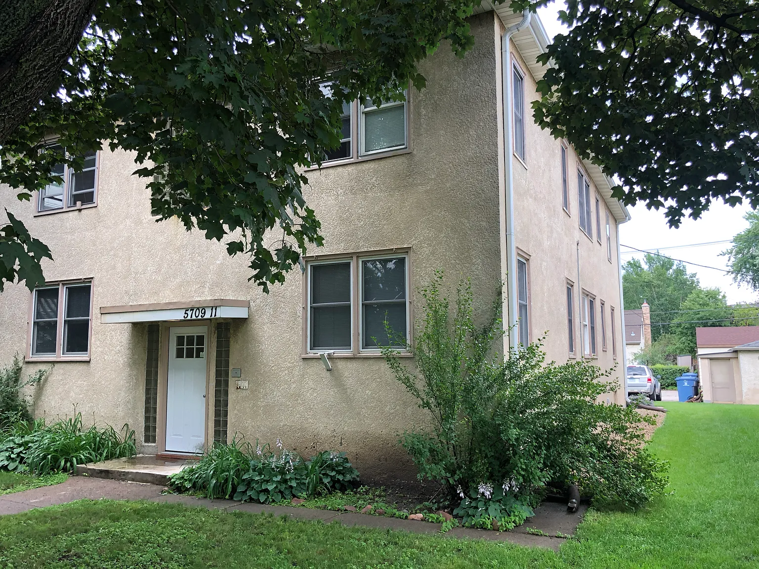 1 bed, 800 sqft, $1,300 — Photo 2