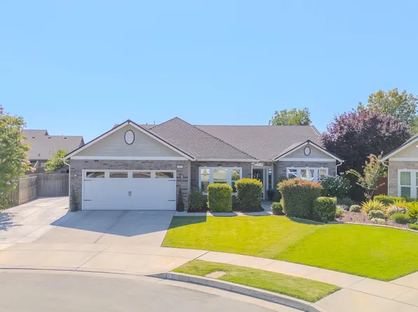 433 Villa Cove Court, Tulare, CA 93274