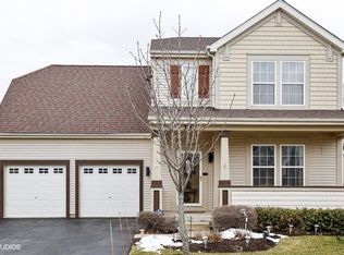 381 W Savoy Dr, Round Lake, IL 60073