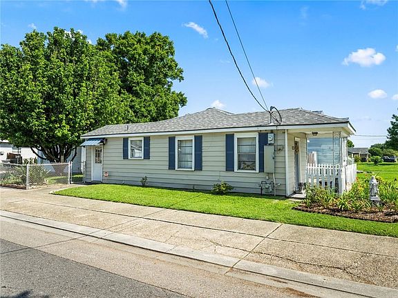 3rd image of 2900 Palmetto St