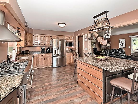 5th image of 2952 Shorewood Dr