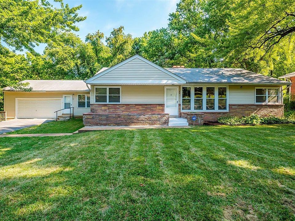 1st image of 40 Rolling Hills Dr