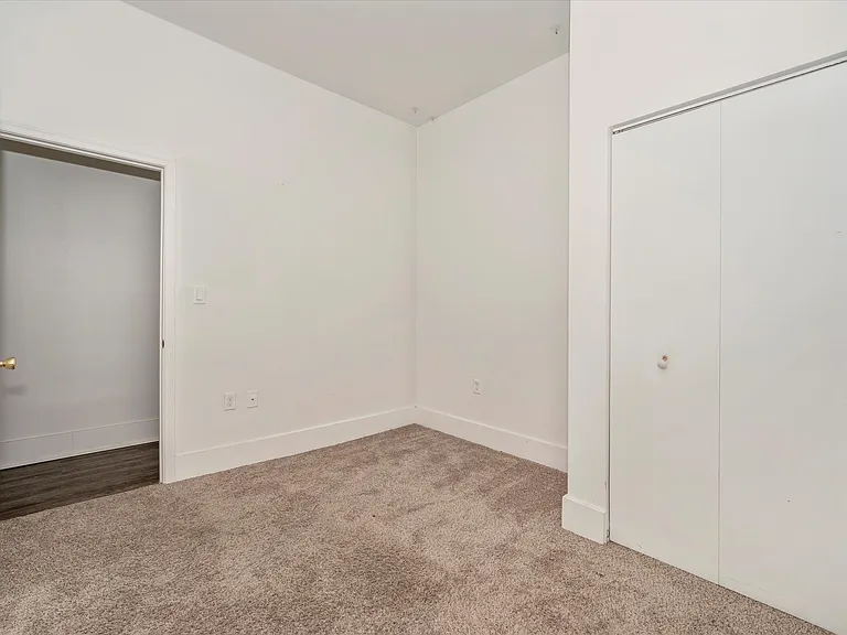 201 S Market St #1C — Photo 8