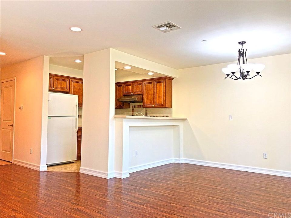 1st image of 78 N Sierra Bonita Ave #1