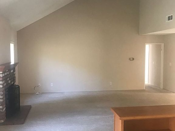 4th image of 2152 Sanderling St