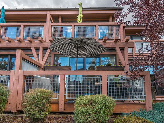 4th image of 6322 Park Ln N Unit 3