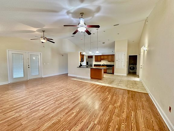 3rd image of 123 Trailwood Ln