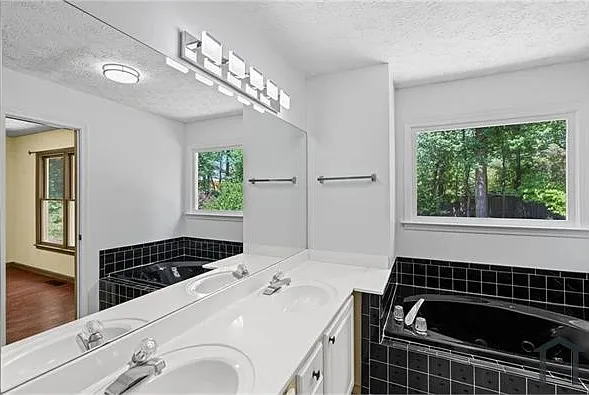 4240 Sugar Mill Dr — Photo 16
