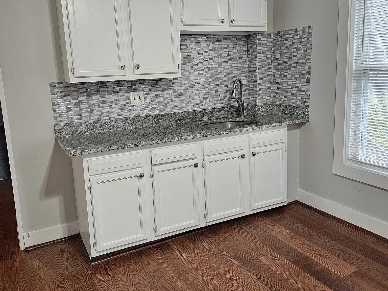 3 bed, $2,495 — Photo 2