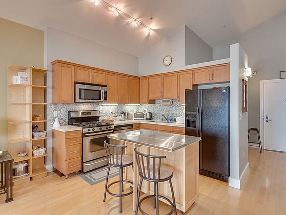 4th image of 68 Harriet St Unit 15