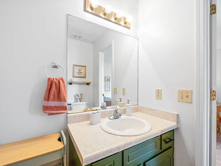3231 Tabby Dr — Photo 35