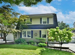 154 Argyle Rd, Garden City, NY 11530