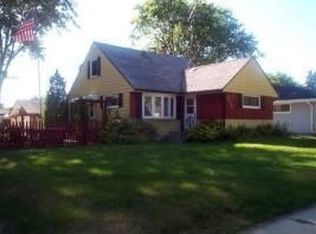 6607 N 83rd St, Milwaukee, WI 53223