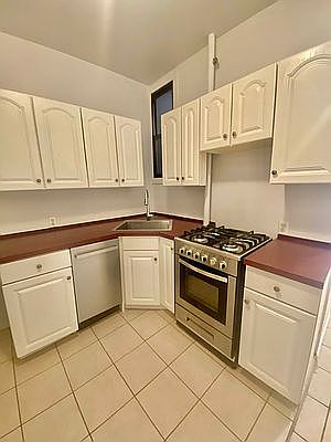 1st image of 1714 2nd Ave #5C