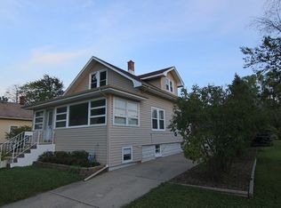 22 E Pine Ave, Bensenville, IL 60106