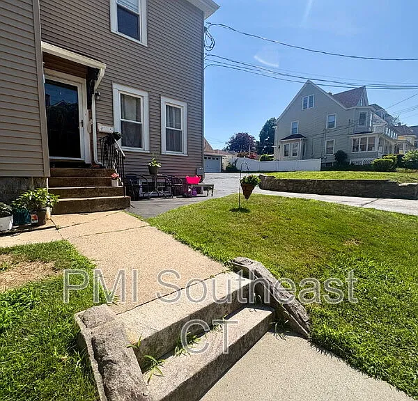 285 Montauk Ave #4 — Photo 2