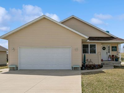 104 Adams Ct, Garnavillo, IA, 52049