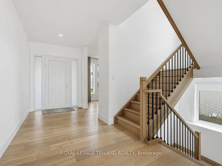 77 Crestview Dr — Photo 4