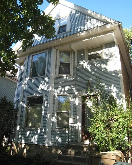 2 bed, 1.0 bath, 1119 sqft, $2,035 — Photo 2