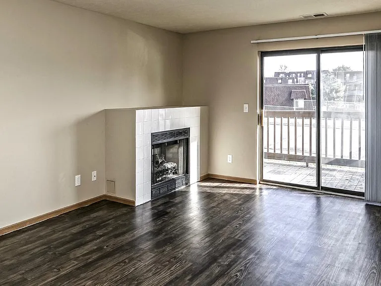 Southwest Gables Apartments — Photo 33
