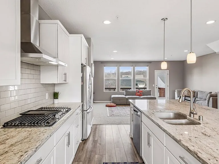 573 Satori Way — Photo 3