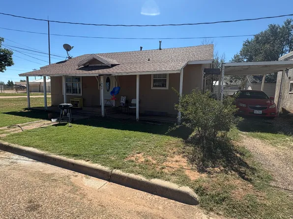 1507 N 5th St, Tahoka, TX 79373