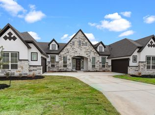 222 Raven Rd, Castroville, TX 78009