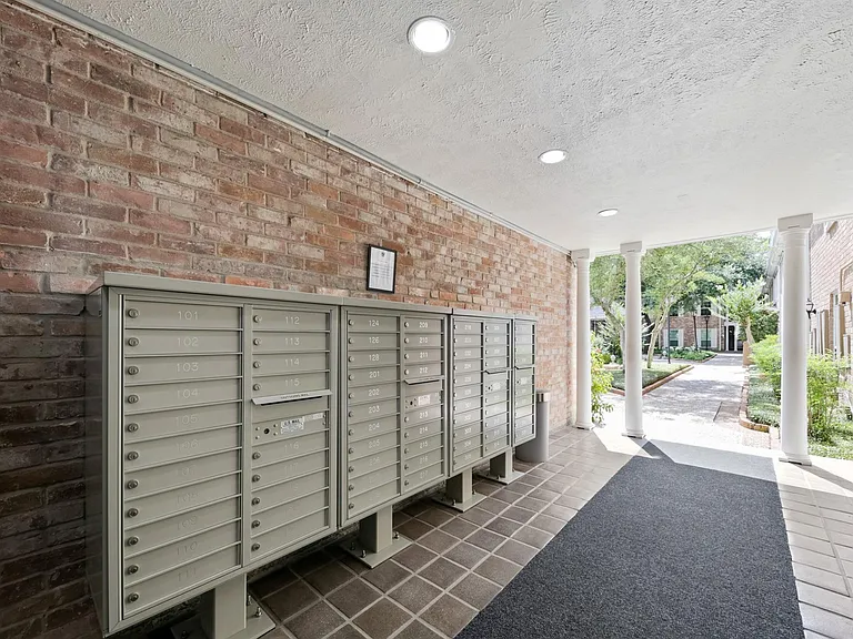 361 N Post Oak Ln #231 — Photo 22