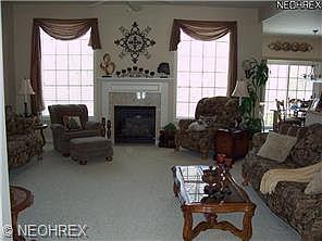 4th image of 405 Amber Dr SE