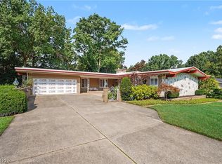 2990 McCormick Rd, Stow, OH 44224