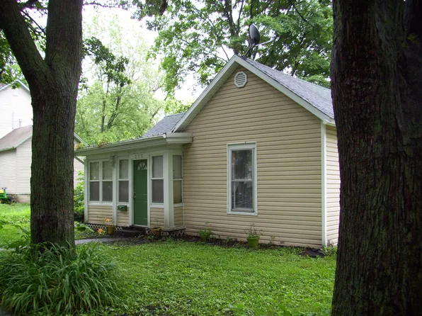 305 W Ash St, Fairbury, IL 61739