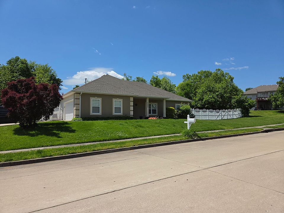 1st image of 4200 Beach Pointe Dr