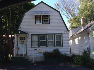 212 N River Rd, Fox River Grove, IL 60021