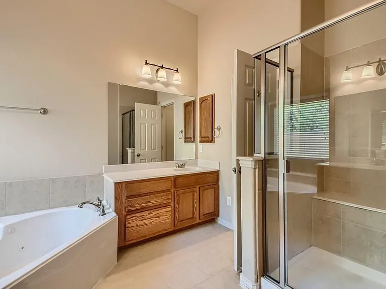 2798 Sparks Dr — Photo 10