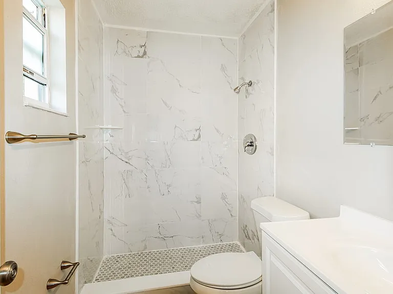 9350 Bayside Ct — Photo 12