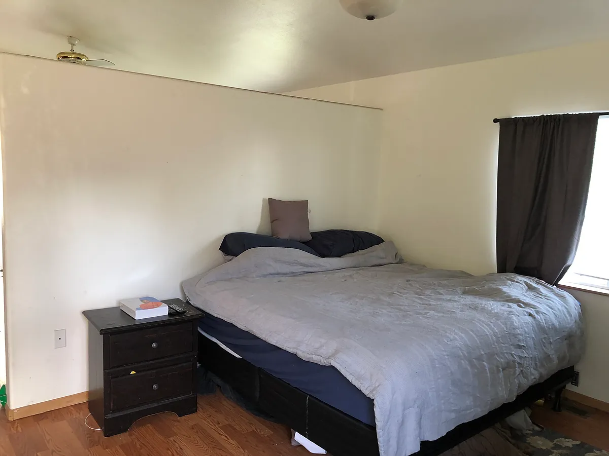 Building Photo - 211 N Lilly St #213