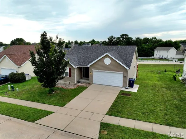 212 Limerick Ave, Wentzville, MO 63385